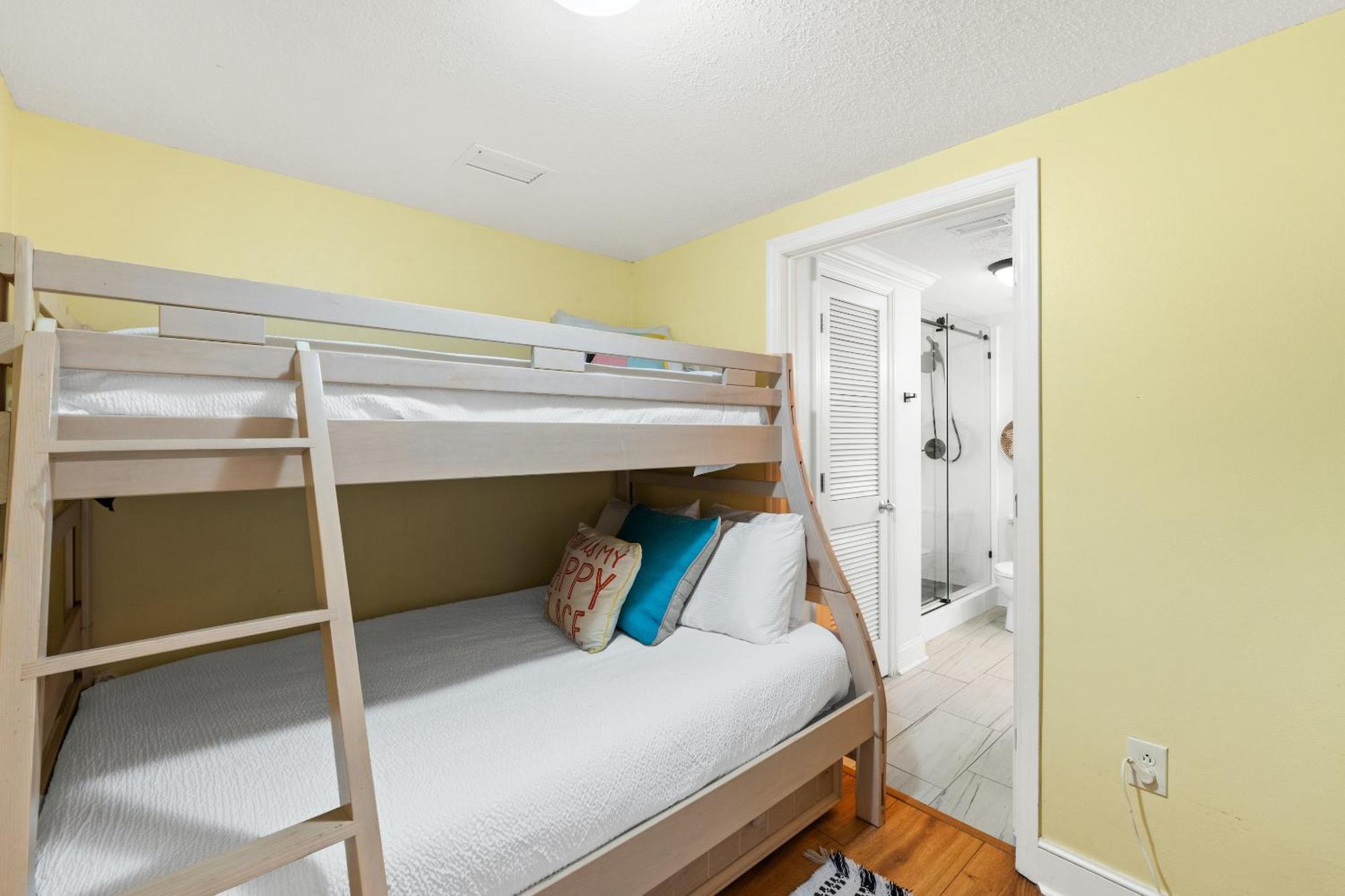 Majestic Beach Towers Resort By Panhandle Getaways Panama City Beach Bilik gambar